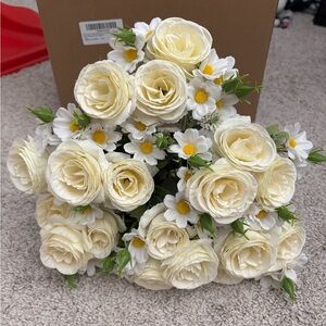 Cream Faux Floral Arrangement/Centerpiece Set of 6